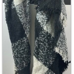 Sonoma Good for Life Black and White Printed Triangle Scarf New